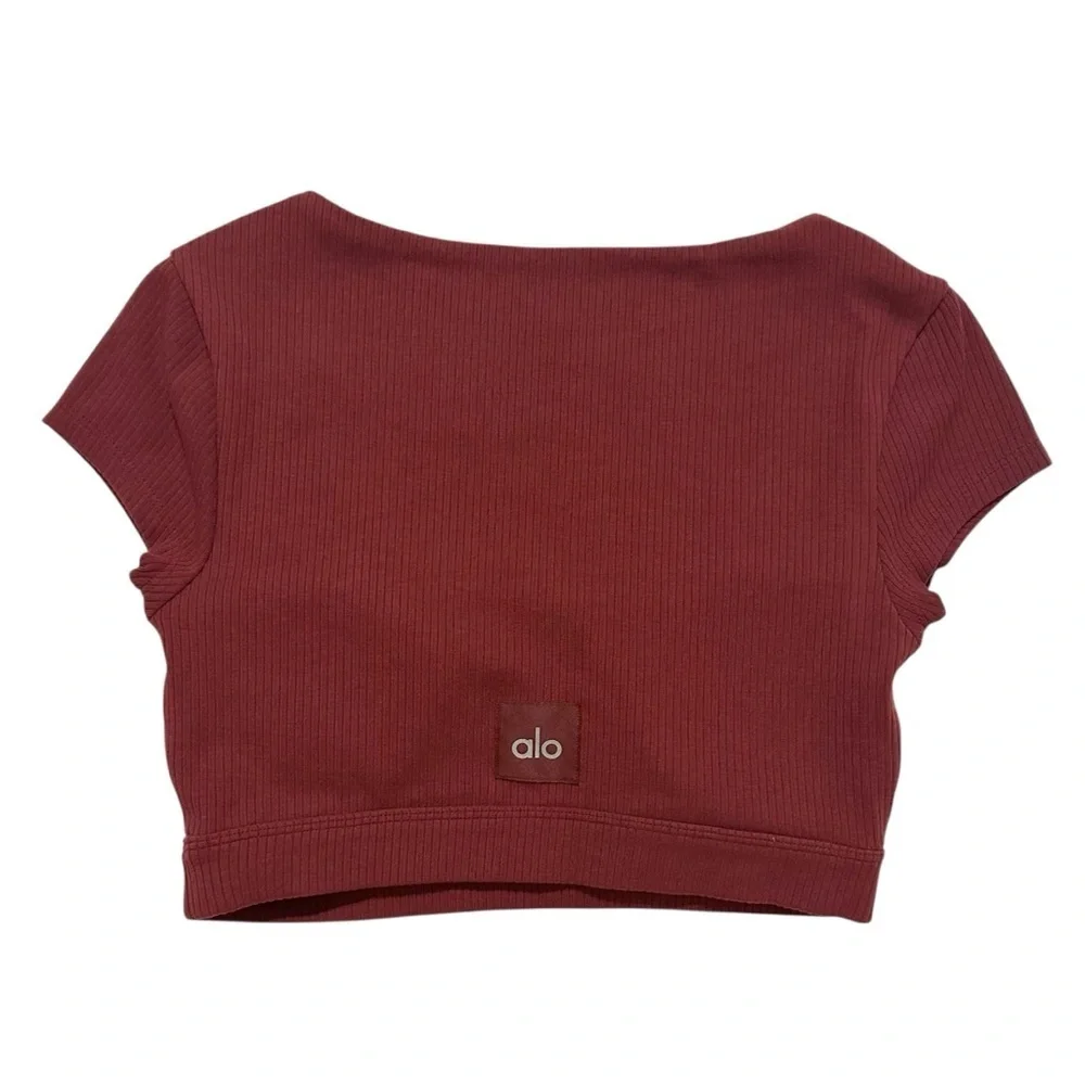 NWOT💕 Alo Yoga Blissful Henley Bra Top - Cranberry XS